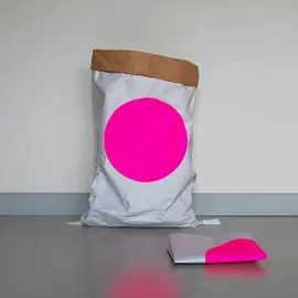 kolor - Papiersack aus Altpapier mit pinkem Punkt