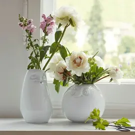 Porcelain Vases Set Relaxed and Amused